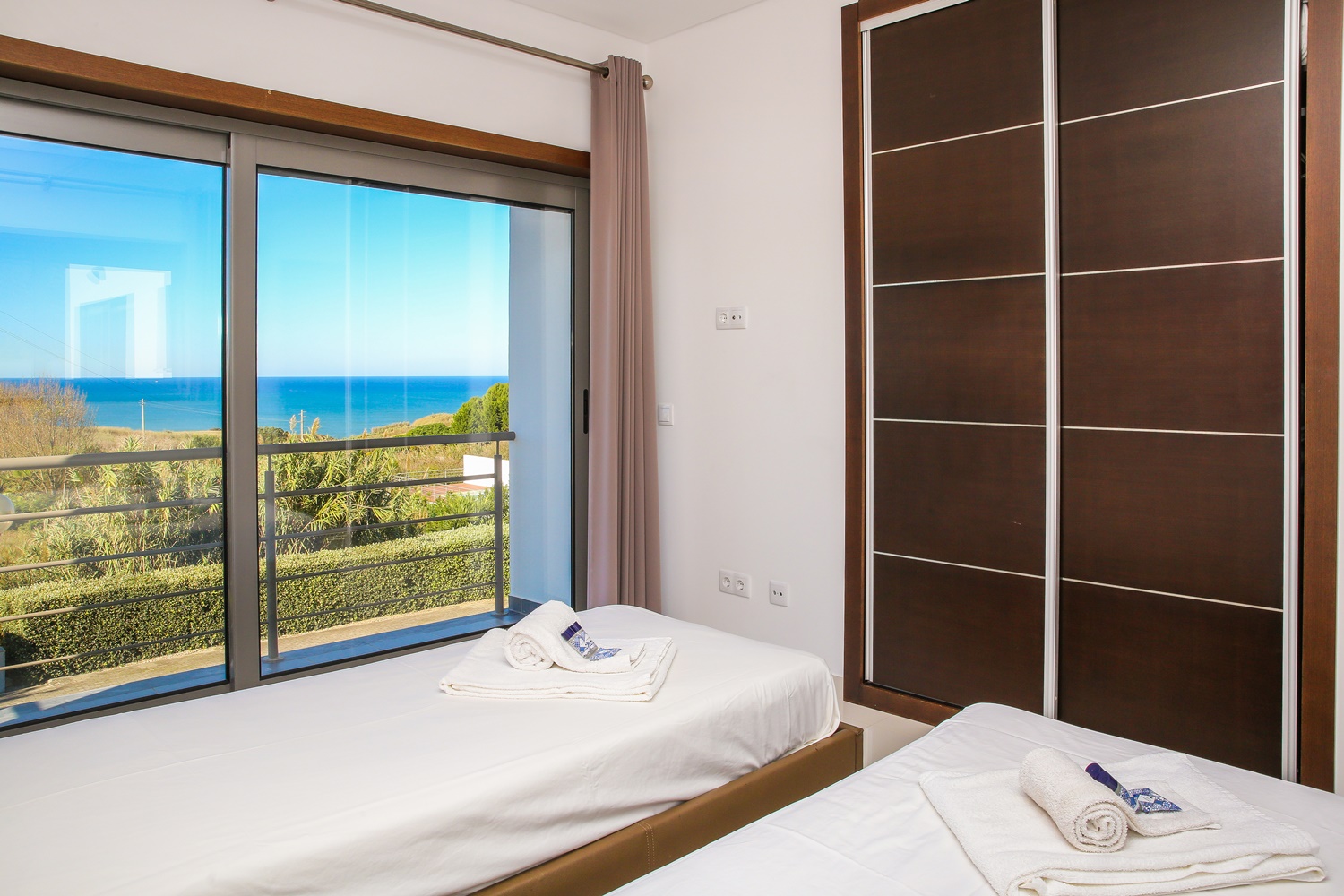 Villa Azinhança do Mar — photo 38